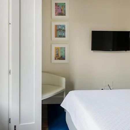 Plum Guide - City Portal Apartmán