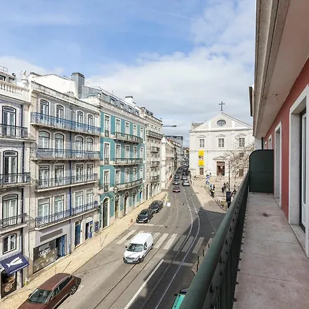 Plum Guide - City Portal Lisboa