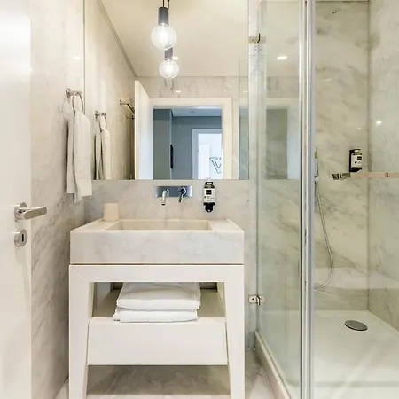 Plum Guide - City Portal Apartment Lissabon